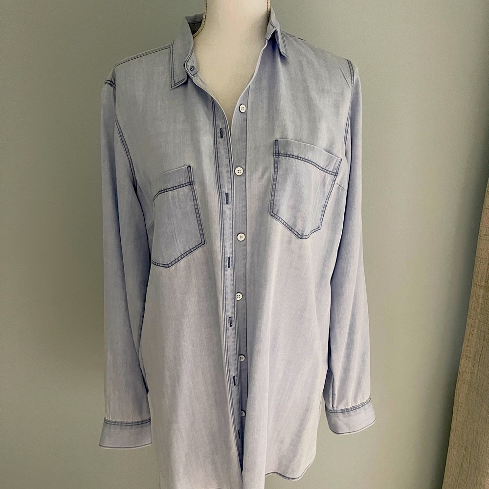 Old Navy women’s denim shirt